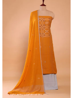 Sutra Art of Clothing - Mustard And Moonlight Geometric Jamdani Suit Set With Dupatta