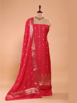 Sutra Art of Clothing - Handloom Pure Silk Red Banarasi Kurta Set With Dupatta