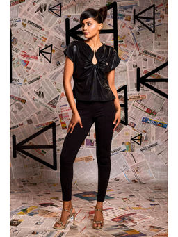 Echke - Ruching Solid Black Top