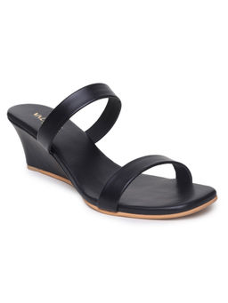 VALIOSAA - Solid Black Wedges