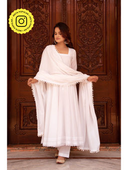 POMCHA - Kapaas Ruhani Lace White Full Sleeve Anarkali Kurta with Pant and Dupatta (Set of 3)