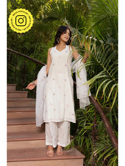 POMCHA - Gaurangi White Embroidery Cotton Kurta with Pant and Dupatta (Set of 3)