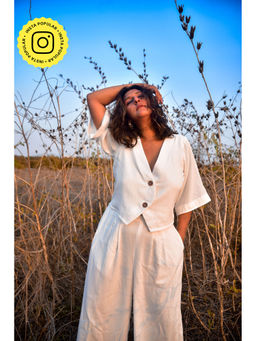 WHY SO BLUE - Women White Solid Lana Top