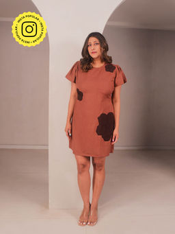 WHY SO BLUE - Rae Applique Brown Short Dress