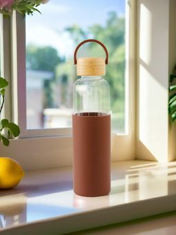 The Better Home - Glass Water Bottle with Bamboo Lid 550ml Chocolate