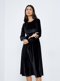 Styli - Women Black Velvet Look Evening A-Line Midi Dress