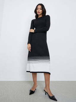 Styli - Women Black Colorblock Long Sleeves Sweater Midi Dress