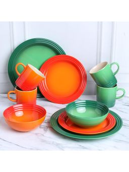 Le Creuset - Flame & Bamboo Green - 4 Mugs, 2 Cereal Bowls, 2 Side Plates, 2 Dinner Plates Gift Set