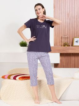 Quira - Women Printed Regular Fit T-shirt and Capri