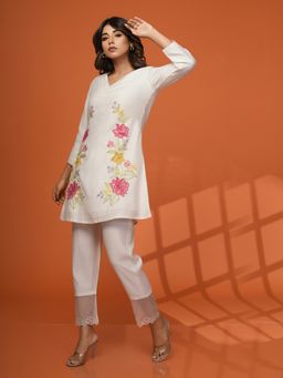 M MARCH LABEL - Women White Whispering flowers Kurta With Pant
