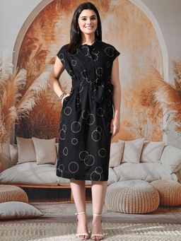 DECKEDUP - Women Black Geometric Printed Extended Sleeves Shirt Dress with Belt
