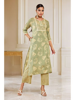 Soch - Women Green Rayon Floral Kurta with Pant (Set of 2)