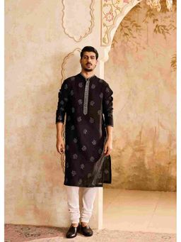 HISTORI - Chanderi Men Black Embroidered Kurta with Churidar