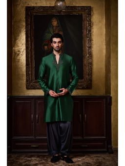 HISTORI - Chanderi Men Green Embroidered Kurta with Salwar