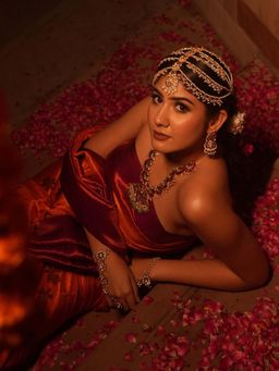 AMAARA JEWELS - Bridal Pearl Mathapatti with Teeka