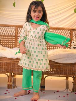 Polka Tots - Cotton Full Sleeve Floral Kurti Pant And Dupatta - White-Green