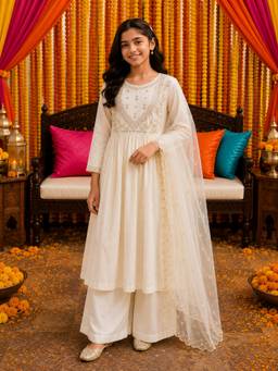Misbis - White Floral Embroidered Anarkali And Palazzo