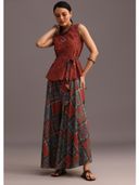 Red color option, Sold out, Currently selected