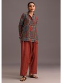 Red color option, Sold out, Currently selected
