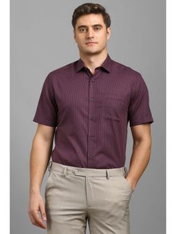 Louis Philippe - Men Wine Textured Half Sleeves Shirt