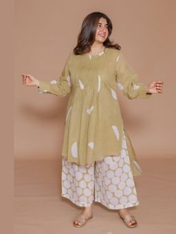 The Indian Ethnic Co. - Yusra Green Batik Mulmul Straight Kurta