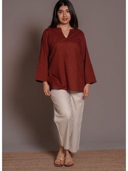 The Indian Ethnic Co. - Maroon Madder Solid Slub Cotton Straight Short Top