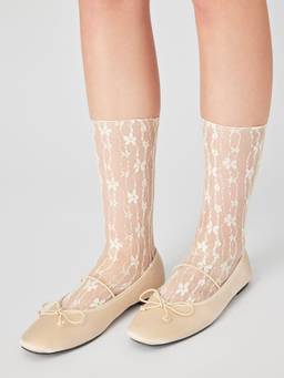 Cider - Floral Women's Sheer Lace Crew Socks Cream