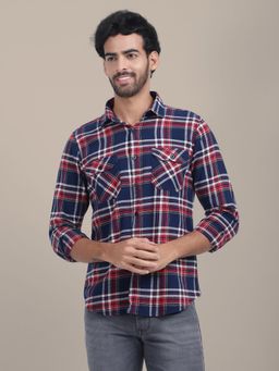 AM SWAN - Men Navy Blue & Red Regular Fit Checked Casual Shirt