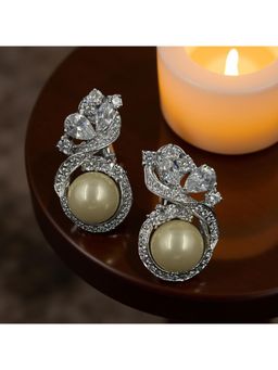 Mon Tresor - White Twisted Dia Cluster With Pearl