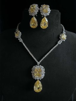 Mon Tresor - Dia Necklace With 3 Yellow Jewellery Set