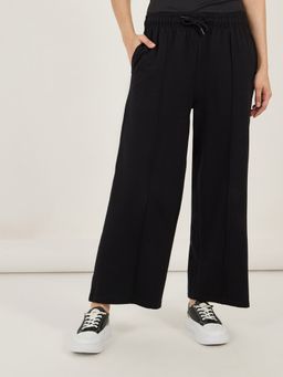 Styli - Women Black High Rise Solid Wide Leg Trouser