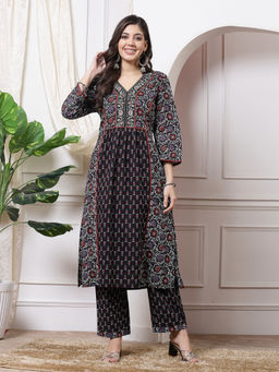 Nayam by lakshita - Black Stylish Printed Kurta with Pant (Set of 2)