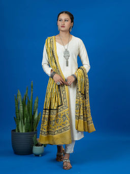 Ushvii - Kapas Mustard Ajrakh Dupatta