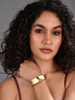 REENISAA - Gold Regal Aura Classic Bangle