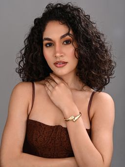 REENISAA - Fluid Crest Open Bangle