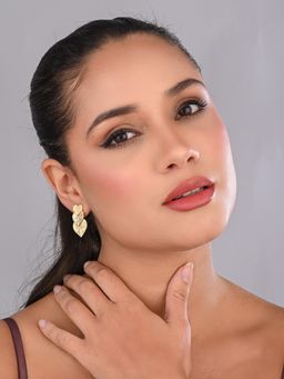 REENISAA - Golden Linked Heart Drop Earrings