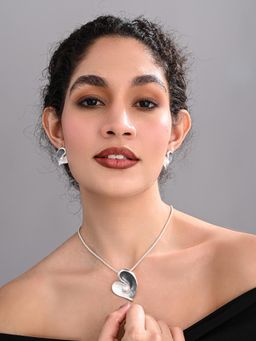 REENISAA - Silver Mist Heart Necklace Set