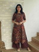 Maroon color option, Currently selected