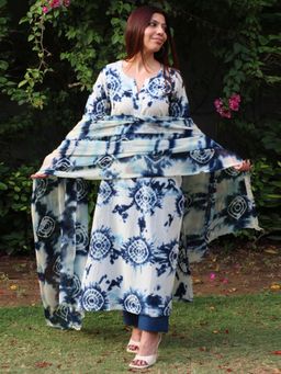 Gahan - Womens Viscose Straight Printed Kurta with Narrow Pant & Dupatta - White