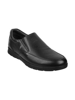 Metro - Men Black Solid Loafers