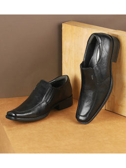 Metro - Men Black Leather Slip-On Loafers