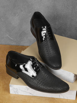 Metro - Men Black Lace-Up Derbies