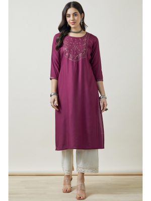 Women Wine Calf Length Three-Quarter Sleeves Straight Solid Solid Viscose Rayon Kurta