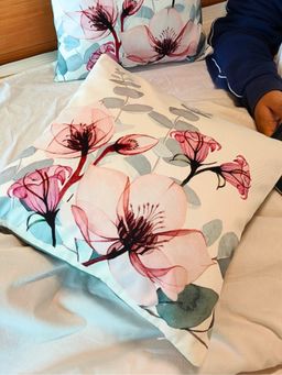 Akira Furnishings - Abstract Wildflower Cushion Cover Set (Pack of 5) (16x16 inches)