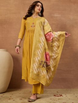 INDDUS - Women Floral Thread Sequinned Embroidered Kurta with Pant Dupatta