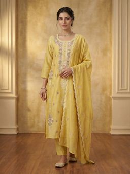 INDDUS - Women Floral Thread Sequinned Embroidered Kurta with Pant Dupatta