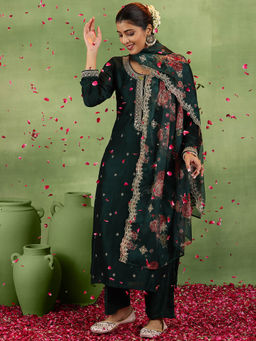 Libas - Women Green Embroidered Kurta with Pant and Dupatta