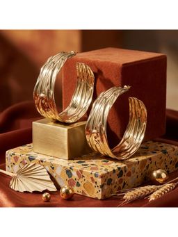 TRIBAL ZONE - Textured Gold Wave Hoop Earrings