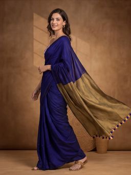 Jaipur Kurti - Women Navy Blue Pure Cotton Solid Saree With Unstitched Blouse