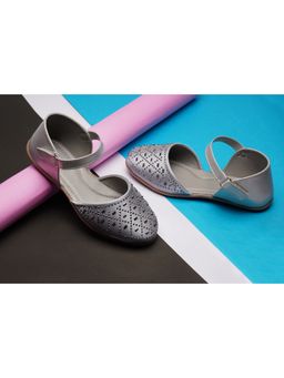 BOYZ N GALZ - Girls Silver Embellished Sandals